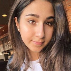 Meet your Posher, Lina